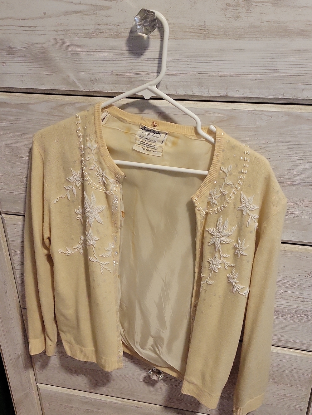 Vintage Embroidered Cream Women's Cardigan Sweater